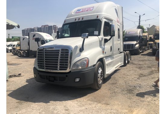 Đầu kéo Mỹ Freightliner Cascadia động cơ CUMMINS ISX 1 CAM gallery 9