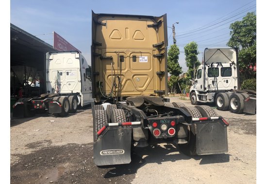 Đầu kéo Mỹ Freightliner Cascadia động cơ DD15 gallery 15
